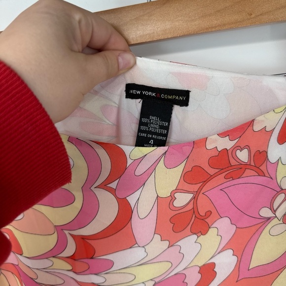 New York and Company Y2K SATC Floral Ruffled High Waisted Mini Dress - Picture 4 of 4